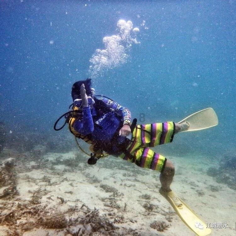 住旅馆，，交了一个星期的房钱回老家玩，一个星期到了，我人还在老家，前几天我给老板打个电话说我回来再游戏画面